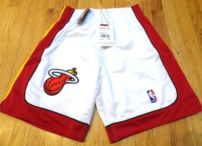 PANTALONES CORTOS MITCHELL & NESS NBA AUTÉNTICOS HWC MIAMI BLANCO TÉRMICO 05-06 TALLA M 40 $125 Foto 1 de 4