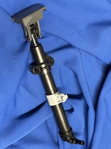 orig. Mercedes Düse Scheinwerferreinigung links A1978600147 für W197 SLS NEU - Picture 1 of 1