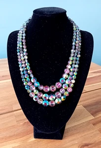 Hervorragende Vintage 3 Stränge irisierende Glasperlen Halskette rosa blau lila grün - Bild 1 von 9