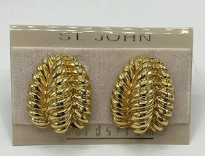 Vintage Large St. John Gold Tone Textured rope Clip on Earrings On Card - Picture 1 of 12