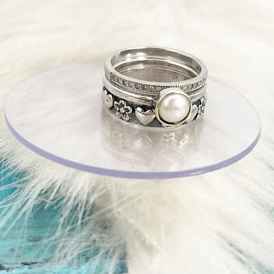 Conjunto de 3 anéis de prata esterlina com pilha de cristal CZ corações de pérola falsa tamanho 6,5-7 - Imagem 1 de 4