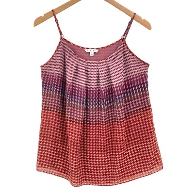 Camiseta sin mangas CAbi para mujer mediana estampado geográfico múltiple correa de espagueti cuello redondo pulóver Foto 1 de 4