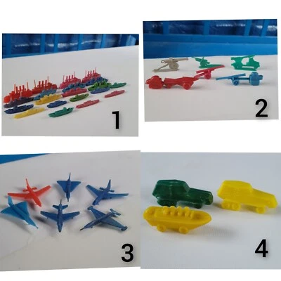 Figura, figura de plástico, URSS, juguete, avión, tanque, coche, militar, barco, barco Foto 1 de 4