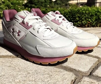 Under Armour Essential Runner Deportivo Deportivo Nylon Gamuza Gris/Rosa Entrenador, Nuevo en Caja9 Foto 1 de 4