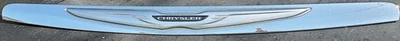 Moldura de parrilla superior capó Chrysler 200 2011 2012 2013 2014 CON INSERCIÓN DE LOGOTIPO Foto 1 de 4