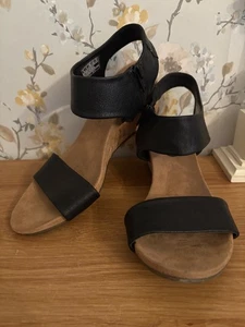 Skechers Cool Step Black Faux Leather Slip On Cork Wedge Heel Sandals. Sz 5. VGC - Picture 1 of 9