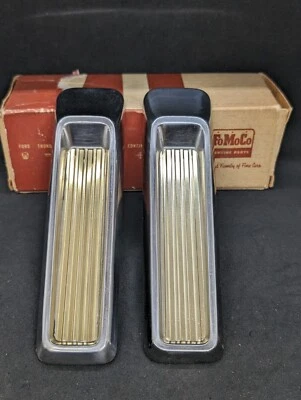 NOS 1958 FORD FAIRLANE VICTORIA ACESSÓRIO PAINEL TRASEIRO ACABAMENTO ORNAMENTO - Imagem 1 de 4