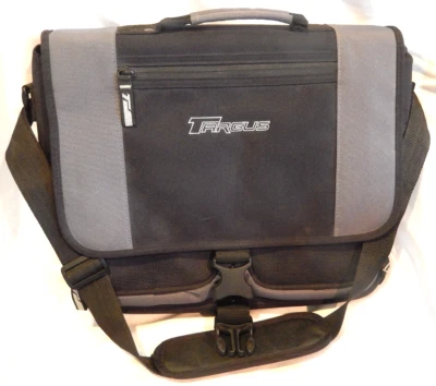 Bolsa para laptop Targus de lona preta com detalhes cinza 15x13x4 com alça de ombro - Imagem 1 de 3
