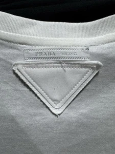 NEW Prada Women Triangle Logo Back Short Sleeves Crew Neck T-Shirt White Small - Imagen 1 de 17