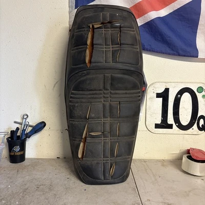 Винтажное сиденье в сборе Yamaha Maxim XJ650 1981 1982 XJ 650 - Изображение 1 из 4