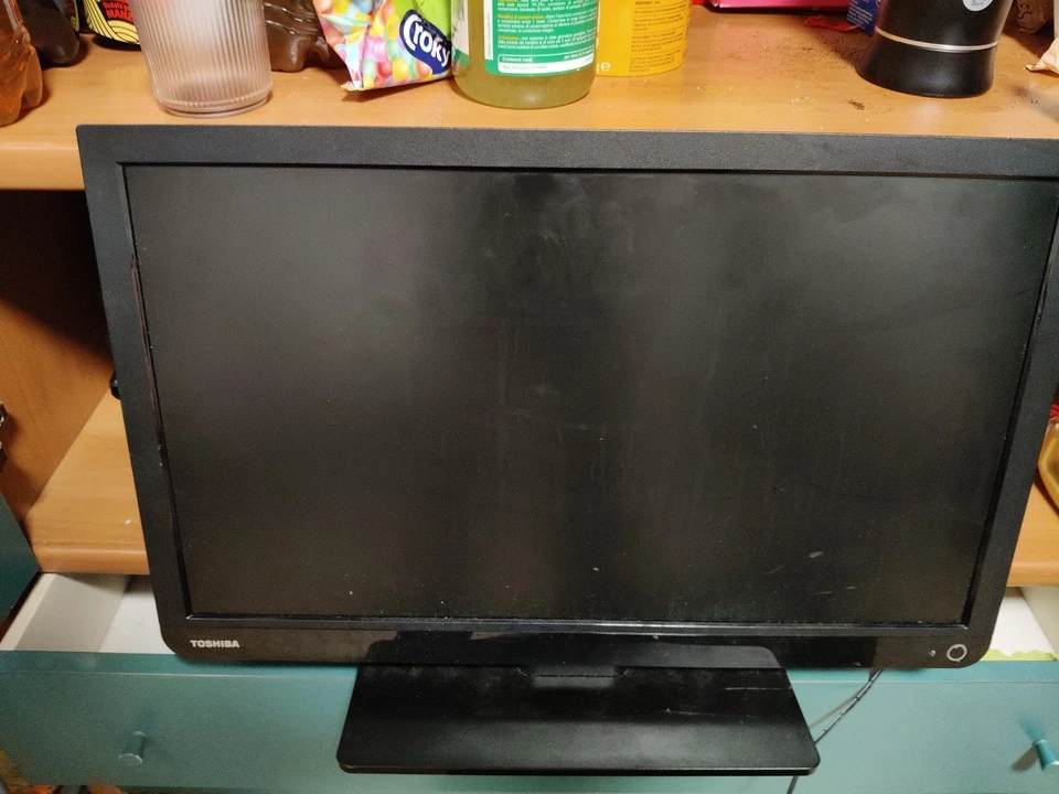 Thoschiba TV 23" LED HDMI USB SCART TELECAMERE VIDEOGIOCHI FULL HD - Immagine 1 di 1