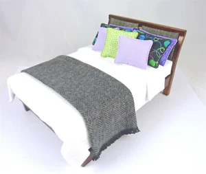 Closeout! Dollhouse Miniature Artisan Dressed Modern Double Bed, D151 - Bild 1 von 2