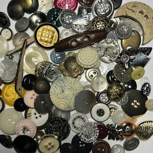 100 VIP Mixed Lot Unique Premium Vintage-Old-New Best Quality Rare Buttons - Picture 1 of 4