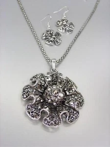 DE COLECCIÓN Antiguo Collar de Malla Medallón Medallón Cristales de Marcasita de Plata Starburst - Imagen 1 de 1