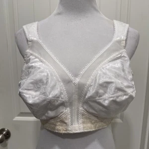 Women SZ 42C White Flower Wireless 18 Hour Bra by Playtex # 4693 - Picture 1 of 13