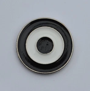 Mod Target In Newcastle United Colours Quality Enamel Pin Badge - Picture 1 of 3