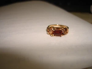Vintage einzigartiger Sammlerstück 14k Gelbgold roter Stein Ring Größe 4 - Bild 1 von 6