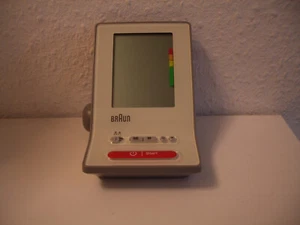 Blutdruckmessgerät mit zwei Oberarmmanschetten der Firma BRAUN - Bild 1 von 5