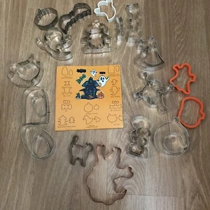 27 Halloween themed Cookie Cutters 2.5"- 6", some VTG metal, copper plastic - Picture 1 of 4