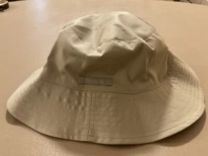 Burberry Reversable Bucket Hat - Picture 1 of 7