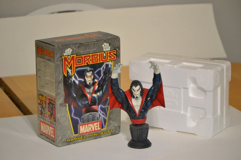 Morbius Marvel Bowen 迷你胸围限量版 #2918 of 3000 蜘蛛侠敌人 — 第 1/4 张图片