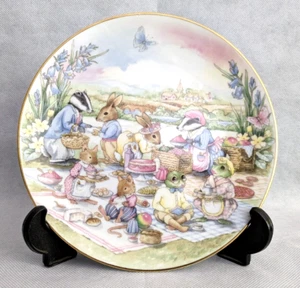 "Little Nook Village" Collector Plate - "THE PICNIC" - by Leonardo - Picture 1 of 3