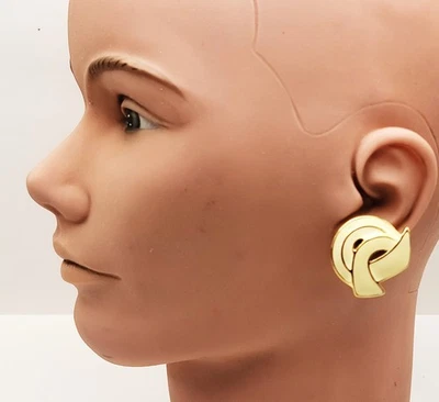 Vintage Gestempelt Monet Goldfarben Beige Emaille Schleife Form Ohrstecker - Bild 1 von 3