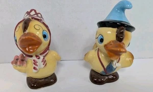 Vintage Japan Anthropomorphic Yellow birds chicks Ceramic Figurines S204B Hats - Picture 1 of 11