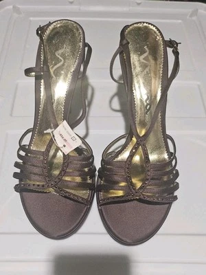 THE TOUCH OF NINA TALLA 10M Sandalia Marrón Estrás Tacones Nuevos Foto 1 de 3