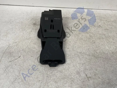 Volvo V40 5Dr 16-19 Facelift Rain Collison Distance Radar Sensor 31360888 - Image 1 of 4