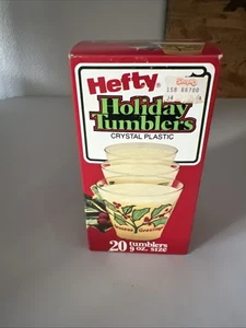 Vintage Hefty Holiday Tumblers Crystal Plastic Seasons Greetings Cups 20 Count - Picture 1 of 1