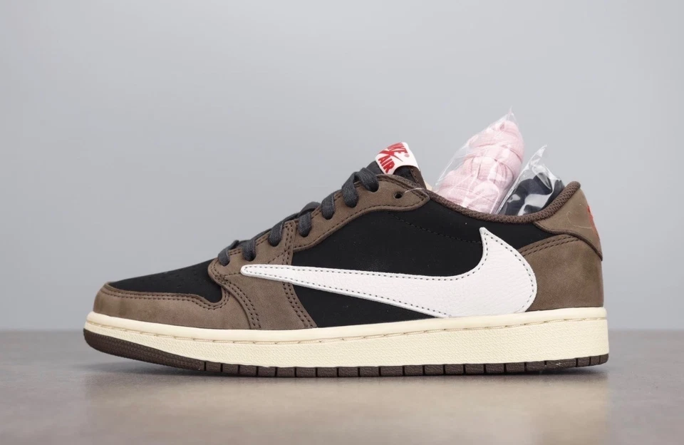 T. SCOTT X NIKE JORDAN 1 LOW OG SP 'MOCHA' - Imagen 1 de 4