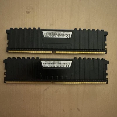 Corsair CMW16GX4M2C3200C16 3200 MHz RGB 2x16GB DDR4 SDRAM - Image 1 of 2