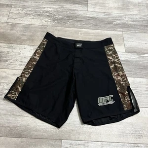 UFC Shorts Herren Größe 34 schwarz Woodland Digi Camo MMA Grappling Cage Fighting BJJ - Bild 1 von 7