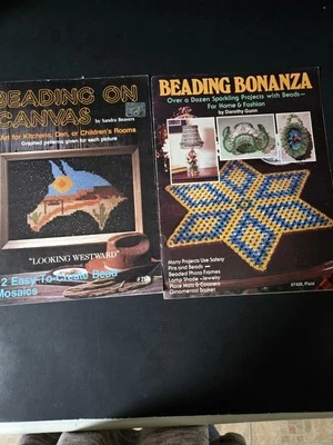 Vintage/ Lote de 2 folletos artesanales de abalorios. Foto 1 de 4