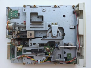 Vintage floppy drive Mitsumi Newtronics D509V2 5.25", 1,2MB , not working - Afbeelding 1 van 8