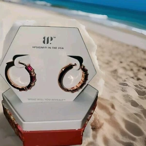 Bomb Party RBP7762 "THE CAROLINE HOOPS" July Birthday 2024 Rose Gold Earrings - Picture 1 of 4
