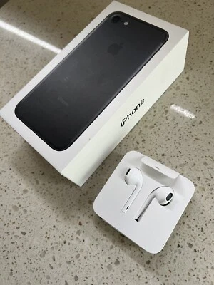 Genuine Apple earpods earphones with lightning to 3.5mm jack adapter - Image 1 of 4