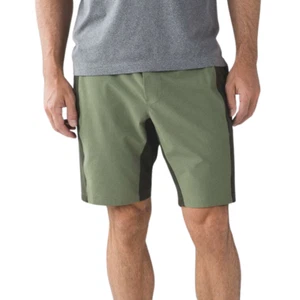 Pantalones Cortos Lululemon Forrados 9" Medianos Verde Oliva Namaste En La Playa Gimnasio Entrenamiento - Imagen 1 de 9