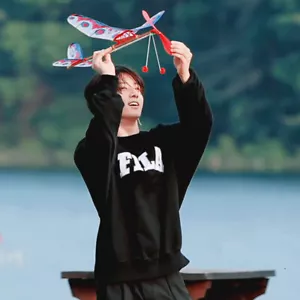 Sudadera Universitaria BTS JK RM x FILA Newtro Overfit en Soop1+ Envío Gratuito - Imagen 1 de 27