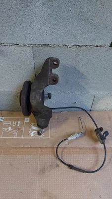 Moyeu avant gauche 307 - Photo 1/4