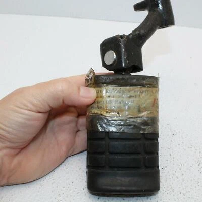 1983 HONDA CB1000C LEFT FRONT FOOT REST PEG STEP 50705-MG1-000 (TOHF267) - Image 1 of 4