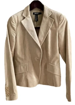 Blazer DKNY Beige Terciopelo Talla 2 ¡Se ve muy bien vestido y con Jeans! Lujoso. Foto 1 de 4