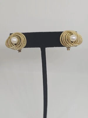 Designer Unoaerre 14k 4 Row Twisted Rope 6 mm Pearl Omega Back Earrings 8.9 Gram - Image 1 of 4