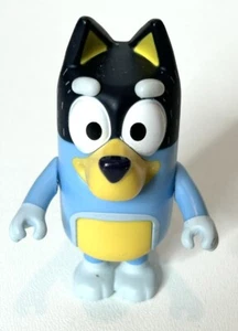 Figura Bluey Family and Friends Papá Bandido, ~3.25" Alto - Pies Hexagonales - Imagen 1 de 3