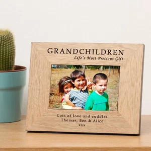 Marco de fotos de madera grabado personalizado para nietos 6x4 o 7x5 regalo familiar - Imagen 1 de 1