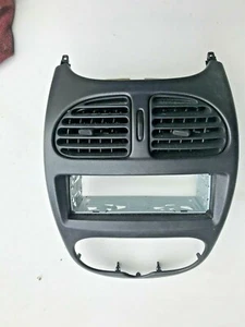PEUGEOT 206 RADIO SURROUND AND VENTS 2004 - Picture 1 of 1