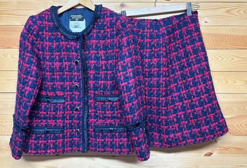 CHANEL Tuta Setup Tweed Giacca e Gonna Rosa Blu Lana Vintage Donna