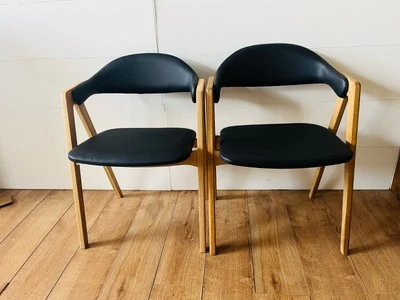 Ossby Chairs in Hunter Black Leather with Bianco Oiled Legs R:5 - Image 1 of 4