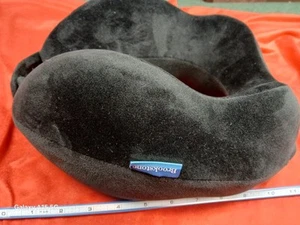 Brookstone navy blue neck pillow - Picture 1 of 7